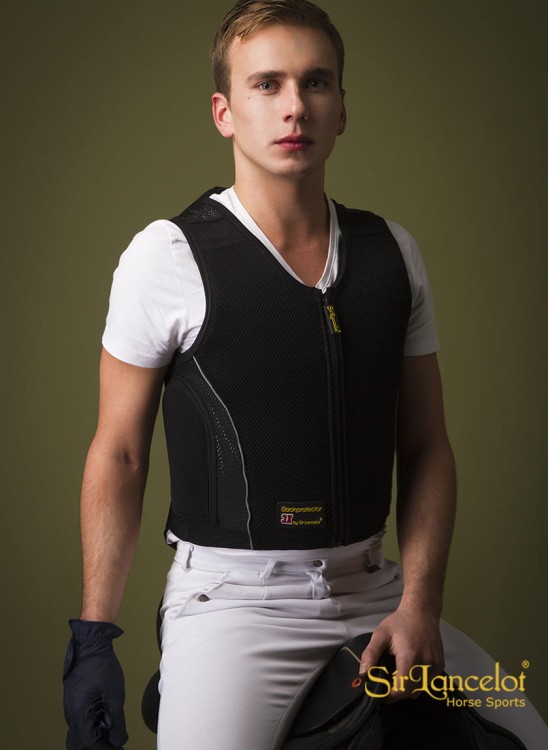 backprotector-3x-front-web_big.jpg