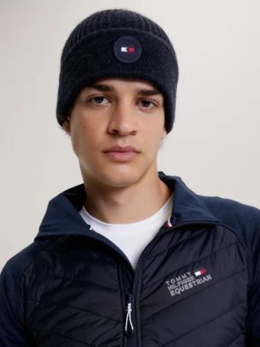 pol_pm_Czapka-meska-TOMMY-HILFIGER-EQUESTRIAN-Rib-Knit-Beanie-JESIEN-ZIMA-2023-73073_1.webp